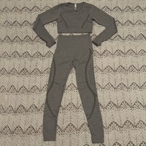 Activewear Set 2 Piece Long Sleeve Gray Both Size Small Compression Loungewear